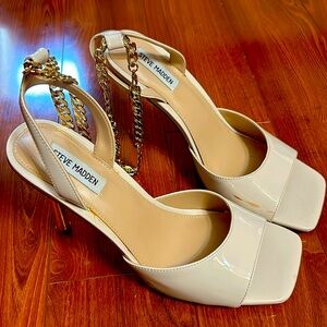 Steve Madden Nude Heels with gold chain